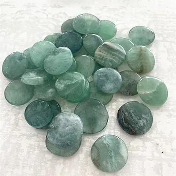 Естествени кристали, лечебен камък, зелен флуорит, кръгъл резен за украса